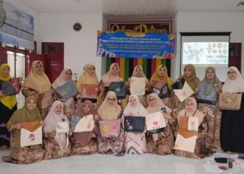 Pengurus TP PKK Diberi Pengenalan Seni Lukis oleh Dosen ISBI Aceh