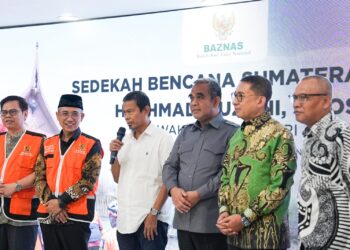 Muzani Serahkan Rp 500 juta Hasil Lelang Sapi ke Baznas untuk Korban Bencana Sumbar
