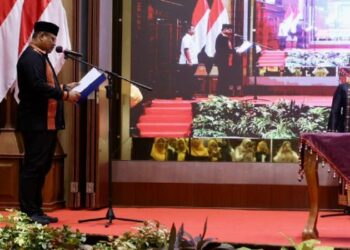 Pj Gubernur Safrizal Kukuhkan Safriati sebagai Penjabat Ketua Dekranasda, Bunda PAUD, dan Ketua Forikan Aceh