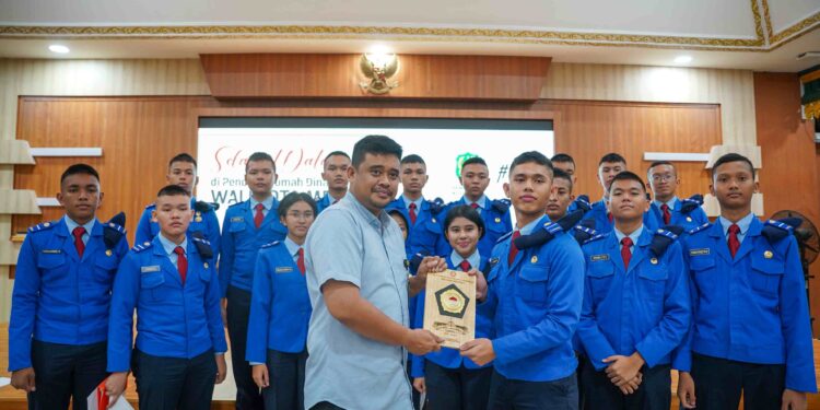 Bobby Nasution Sampaikan Seni Kepemimpinan kepada 17 Siswa SMA Taruna Nusantara