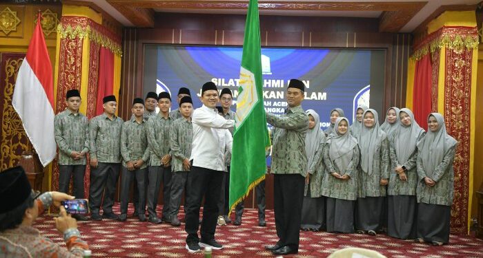 Wagub Lepas Kafilah Aceh Bertanding ke STQH Nasional, Optimis Bisa Raih Juara